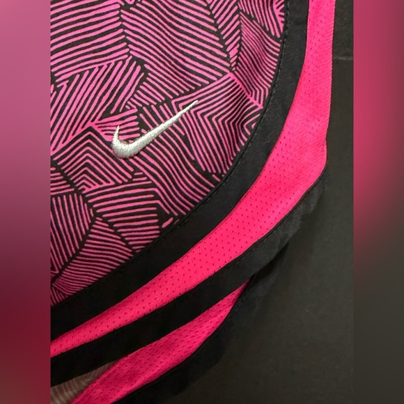 🪅Nike Hot Pink & Black Running Shorts - Picture 4 of 12
